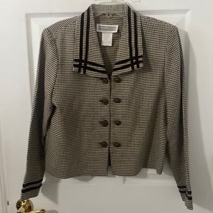 Vintage velvet trimmed brown and ivory jacket/top size 8. 50 rayon 50 poly